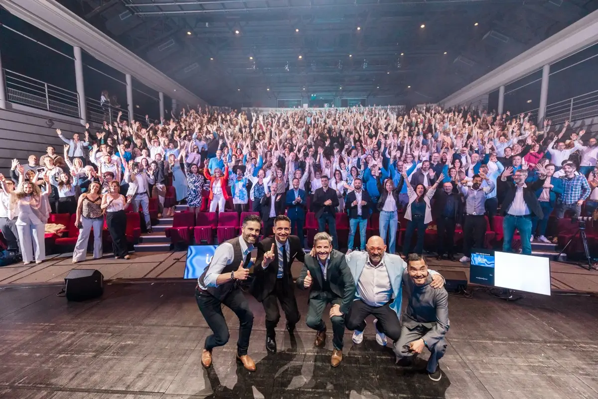 Les participants de l'IADx 2025 réunis dans la salle
